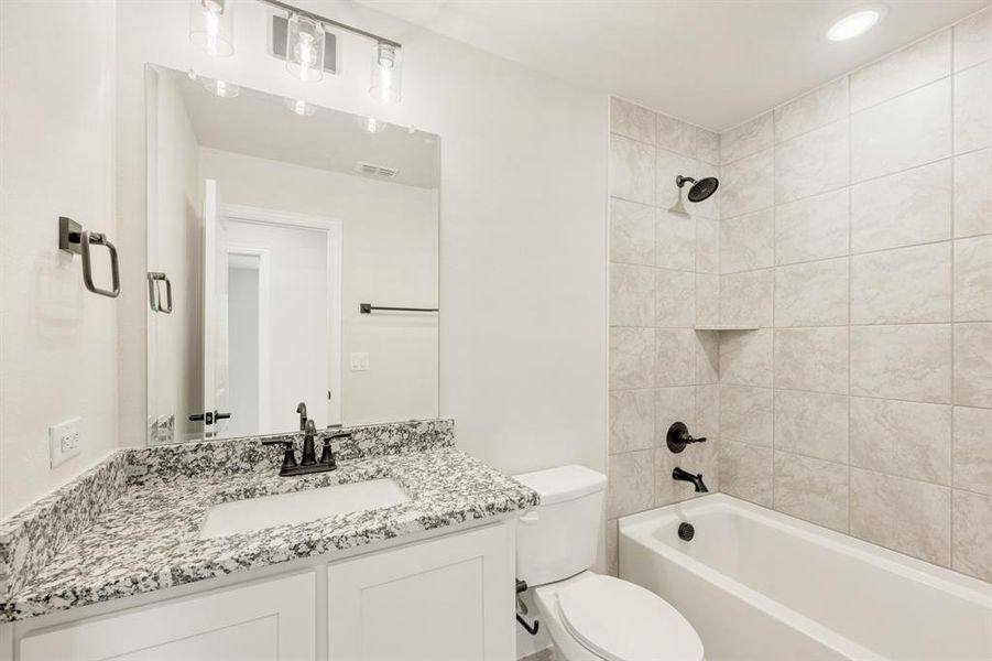 Furnished interior view inside a new home in Sable Creek, Sanger (Image 16). Furnished interior view inside a new home in Sable Creek, Sanger (Image 16).