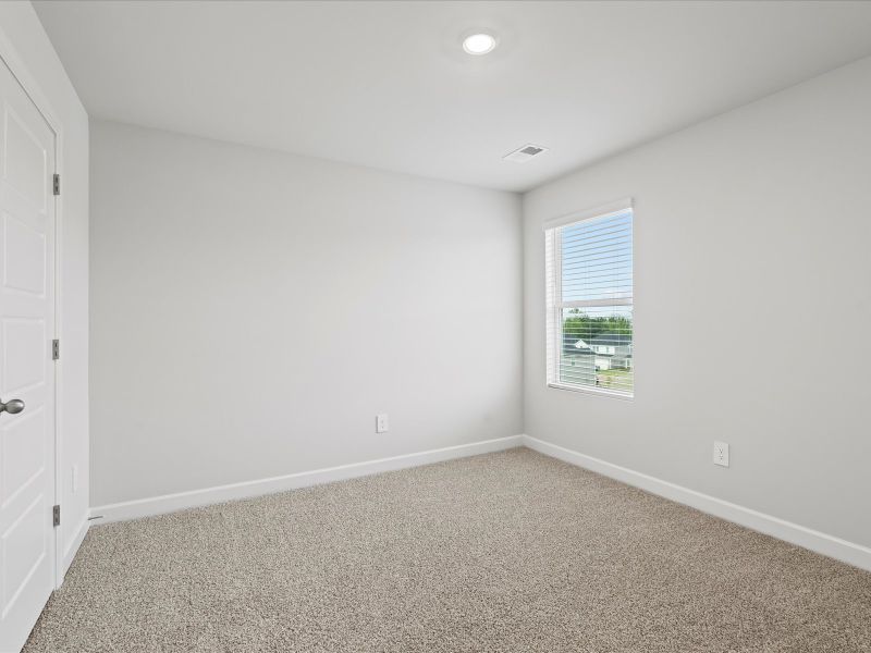 Spacious, unfurnished interior of a new home in Chatham Forest, Duncan (Image 19).