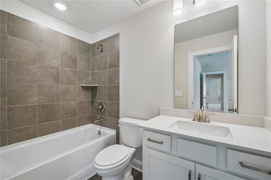Furnished interior view inside a new home in River Pointe, Monroe (Image 9).