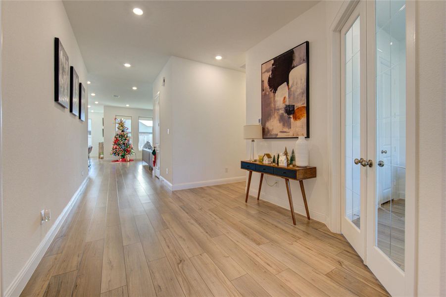 Furnished interior view inside a new home in Jordan Ranch: Vista Collection, Fulshear (Image 33).