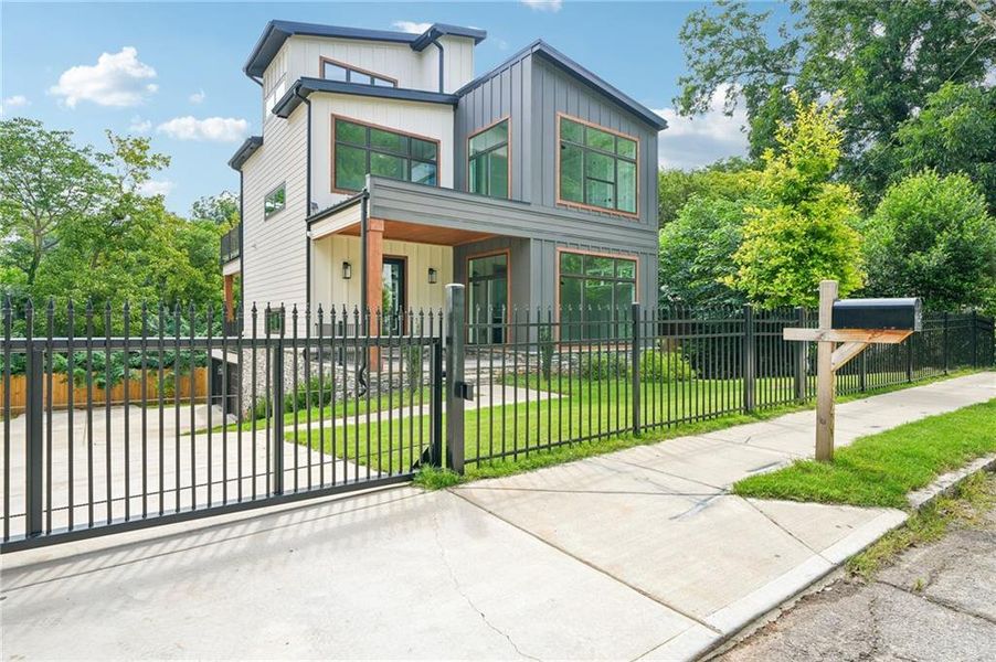 Front exterior of a new home in , Atlanta, GA, highlighting curb appeal (Image 27). Front exterior of a new home in , Atlanta, GA, highlighting curb appeal (Image 27).