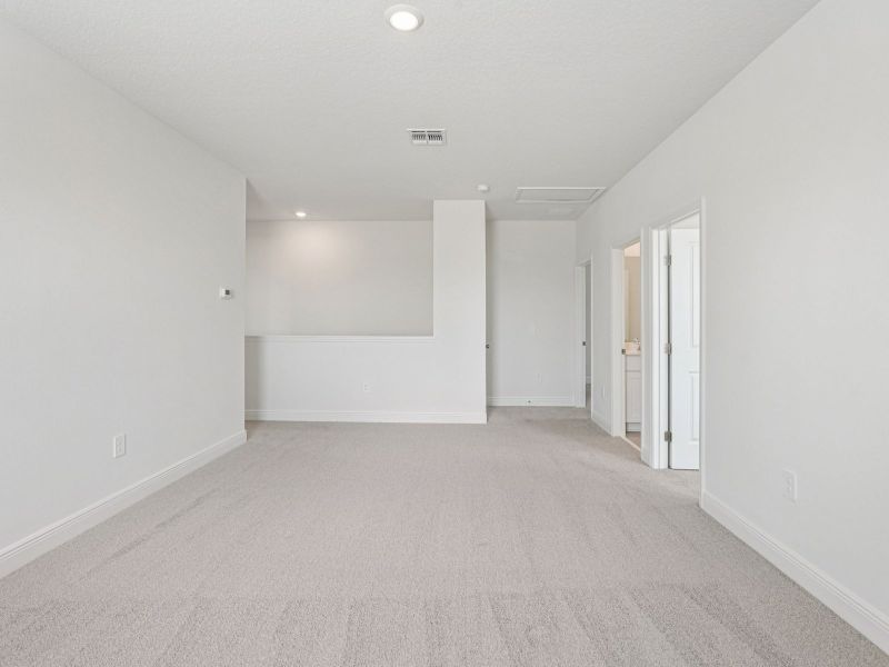 Spacious, unfurnished interior of a new home in Cyrene at Minneola, Minneola (Image 10). Spacious, unfurnished interior of a new home in Cyrene at Minneola, Minneola (Image 10).