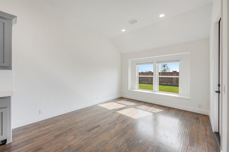 Spacious, unfurnished interior of a new home in Wildflower Ranch 60-65, Fort Worth (Image 21). Spacious, unfurnished interior of a new home in Wildflower Ranch 60-65, Fort Worth (Image 21).