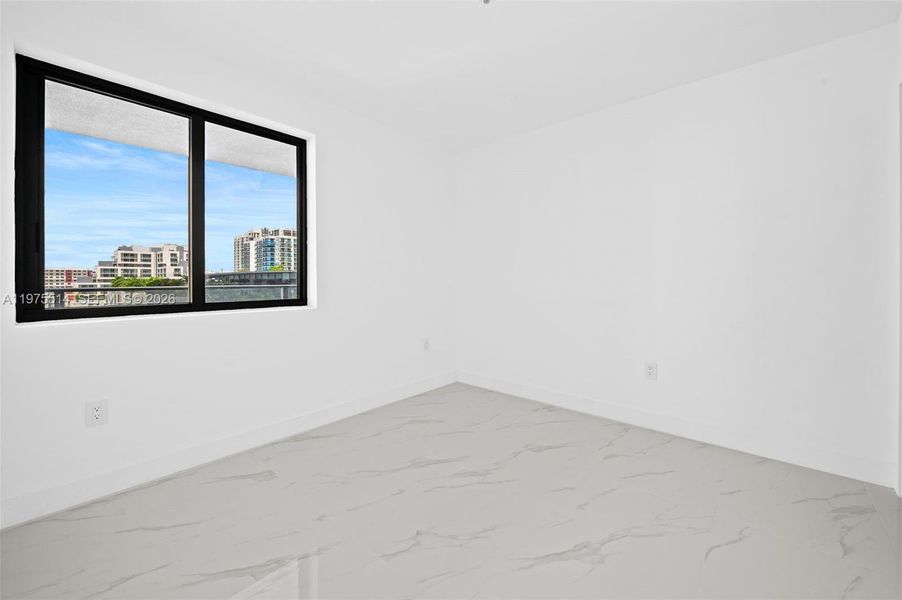 Spacious, unfurnished interior of a new home in , Miami (Image 21).