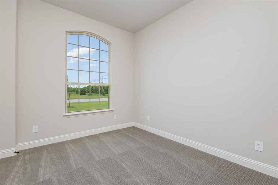 Spacious, unfurnished interior of a new home in Sagebrush Addition, Midlothian (Image 24).