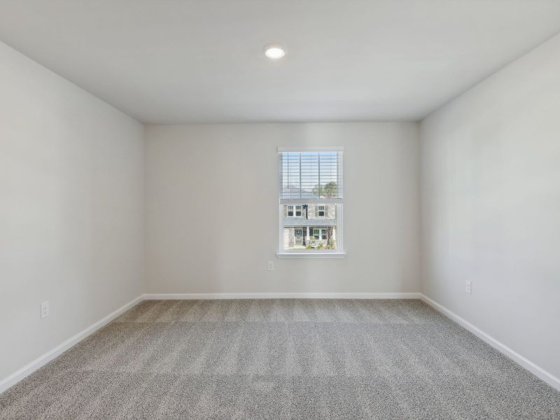 Spacious, unfurnished interior of a new home in Northwoods at Mirror Lake, Villa Rica (Image 19).