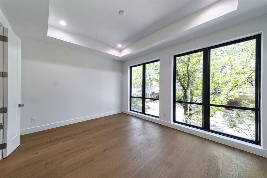 Spacious, unfurnished interior of a new home in , Dallas (Image 25).