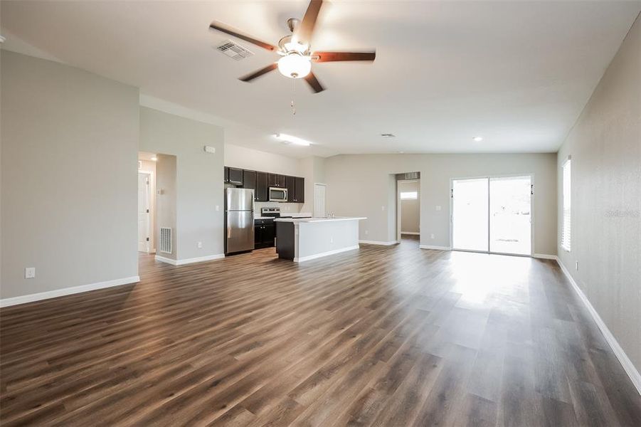 Spacious, unfurnished interior of a new home in , North Port (Image 14).