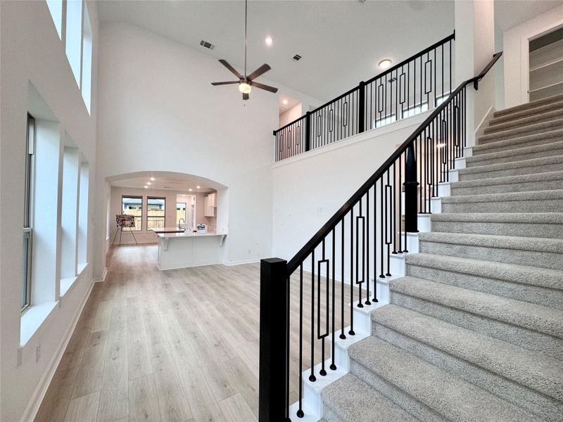 Oof, can you picture walking into this view? Not only is natural light in abundance, there's also an abundance in height with over 19'!