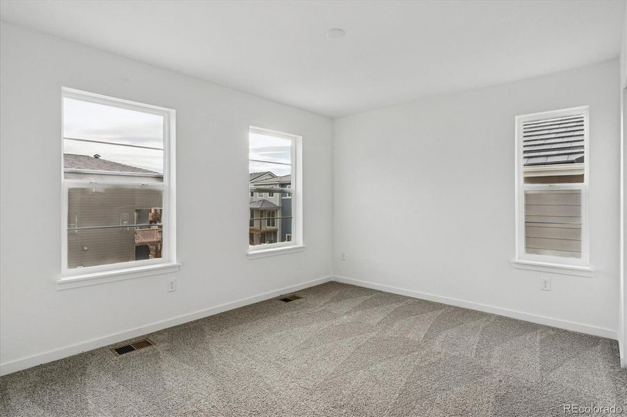 Spacious, unfurnished interior of a new home in The Summit at Meridian, Englewood (Image 19).