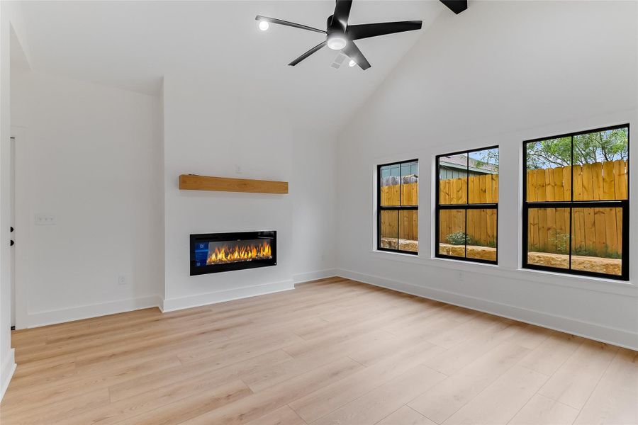 Spacious, unfurnished interior of a new home in , Cottonwood Shores (Image 26).