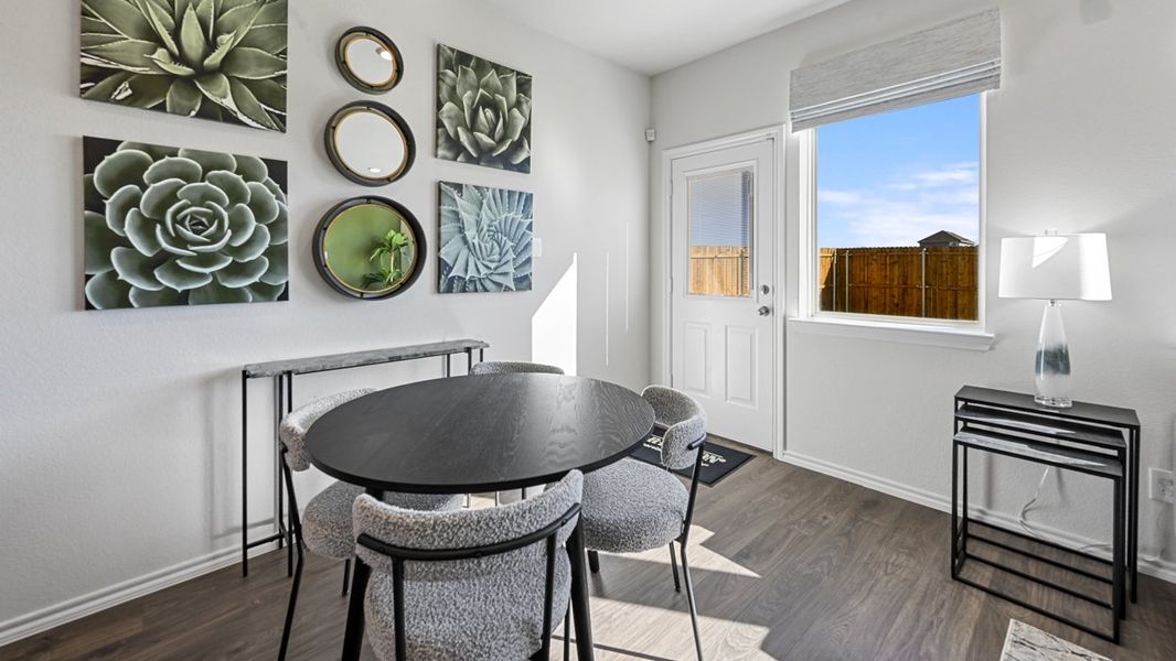Representative furnished interior of a home built from the ROBIN by D.R. Horton in Cartwright Mays, Crandall (Image 9).