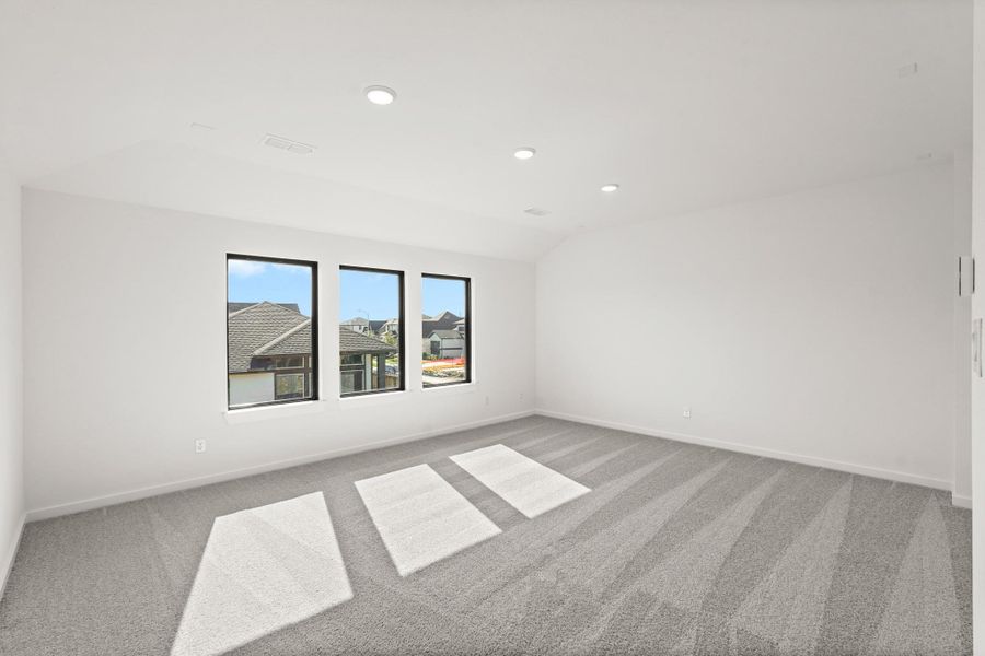 Spacious, unfurnished interior of a new home in Jubilee 45', 70', Hockley (Image 10).