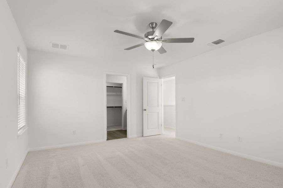 Spacious, unfurnished interior of a new home in Trace, San Marcos (Image 15).