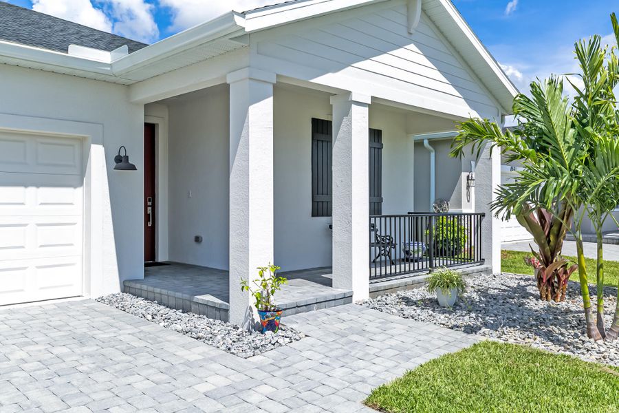 8667 Dahlia CIR