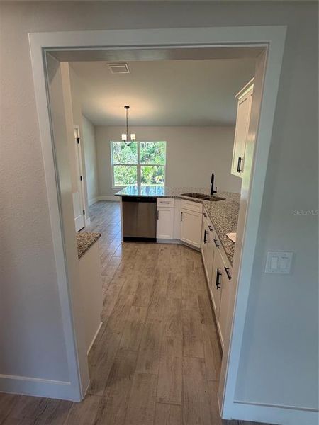 Spacious, unfurnished interior of a new home in Port Charlotte, Port Charlotte (Image 9).