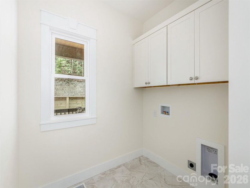 Spacious, unfurnished interior of a new home in , Hendersonville (Image 20). Spacious, unfurnished interior of a new home in , Hendersonville (Image 20).