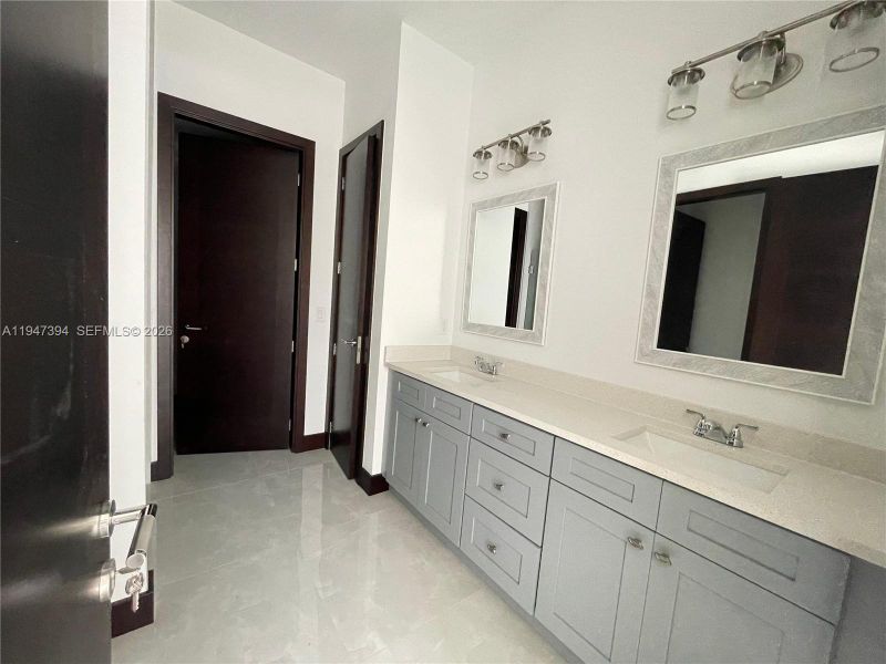 Image 13 of a home in .