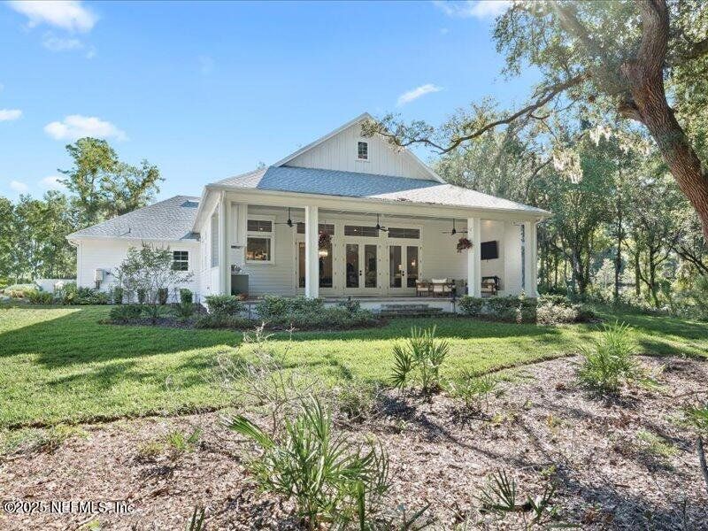 Exterior details and patio area of a home in , Jacksonville (Image 24).