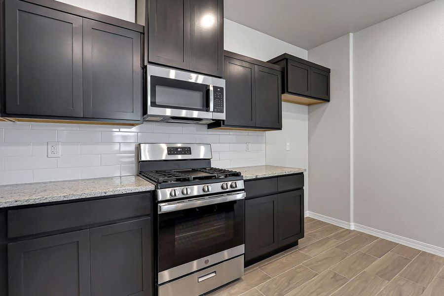 Representative furnished interior of a home built from the Sinatra by View Homes in Enchanted Hills, El Paso (Image 15).