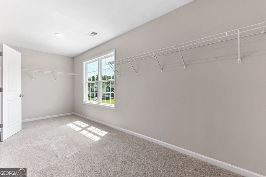 Spacious, unfurnished interior of a new home in Juliette Crossing, Forsyth (Image 53).