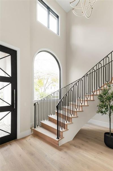 Spacious, unfurnished interior of a new home in , Winter Park (Image 22).