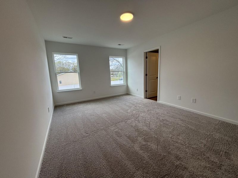 Spacious, unfurnished interior of a new home in CraigStone, Woodruff (Image 11).