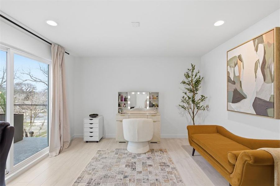 Furnished interior view inside a new home in , Dallas (Image 32).