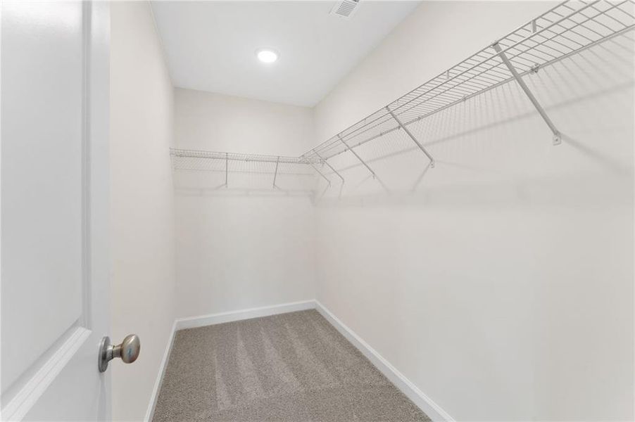 Spacious, unfurnished interior of a new home in Cherokee Township, Acworth (Image 22).