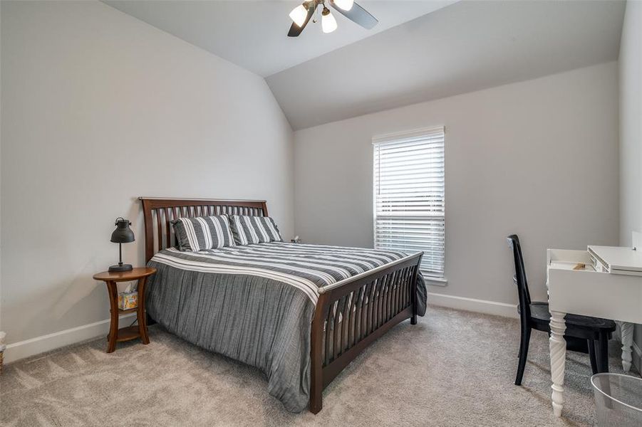 Secondary bedroom. Secondary bedroom.