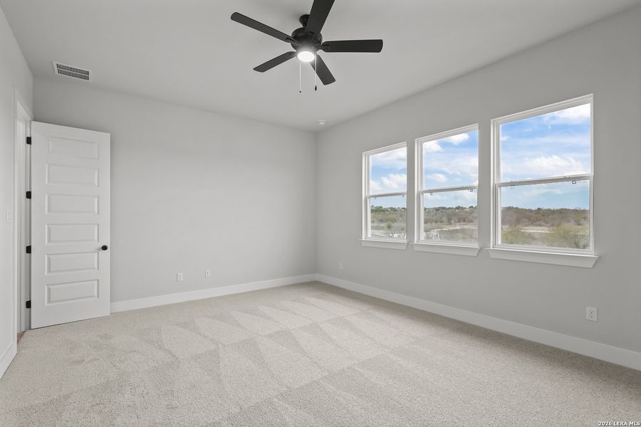 Spacious, unfurnished interior of a new home in Homestead, Schertz (Image 29).