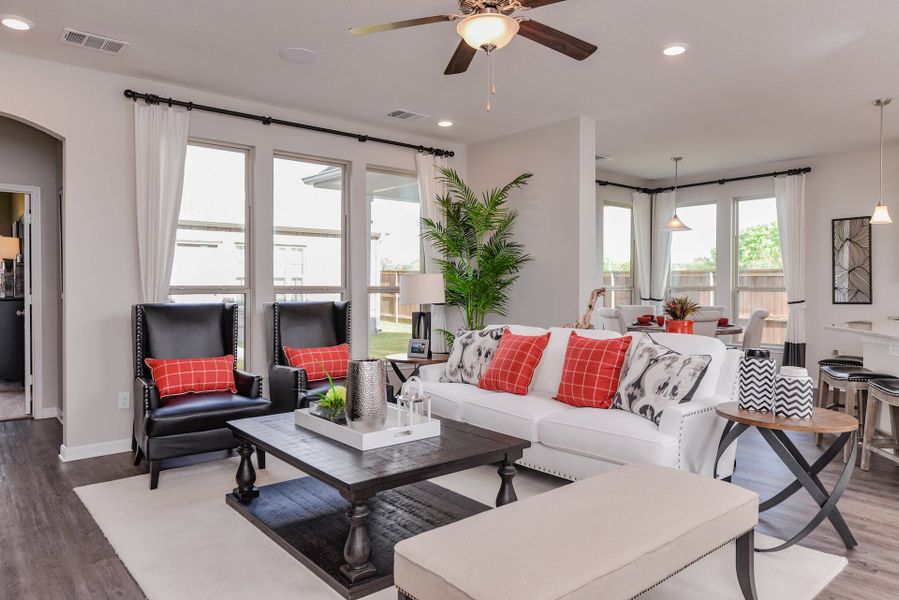 Furnished interior view inside a new home in Edgewater, Bryan (Image 9).