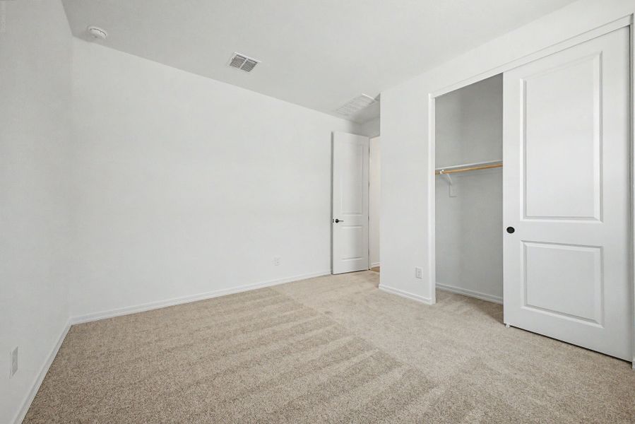 Spacious, unfurnished interior of a new home in White Tank Vistas, Waddell (Image 12).