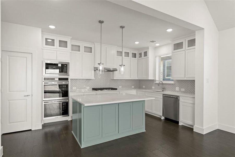 11. 2412 Belmont - Kitchen (2) 11. 2412 Belmont - Kitchen (2)