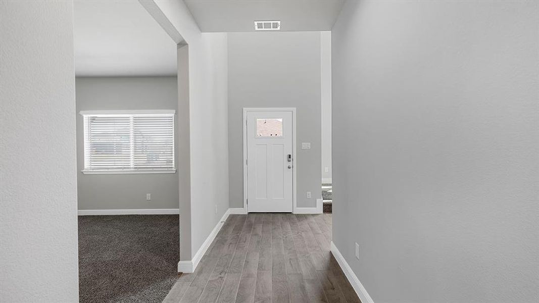 Spacious, unfurnished interior of a new home in Sandstone Estates, Granbury (Image 29).