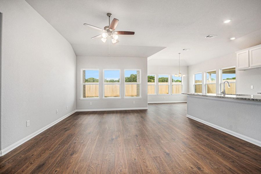 Spacious, unfurnished interior of a new home in , Bay City (Image 26).