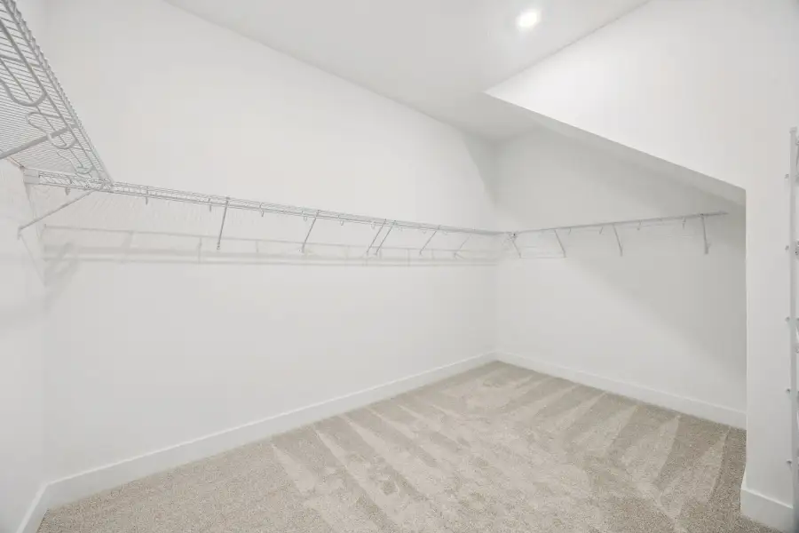 Spacious, unfurnished interior of a new home in Northlake at Ovation, Winter Garden (Image 25).