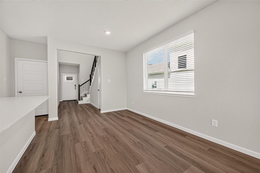 Spacious, unfurnished interior of a new home in Bammel Oaks, Houston (Image 23).
