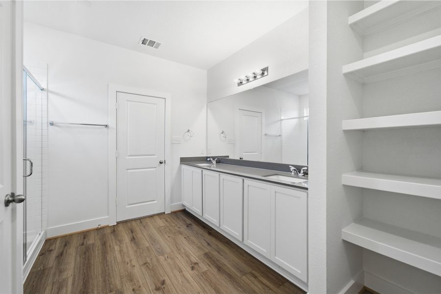 Furnished interior view inside a new home in Sanctuary, Salado (Image 8).