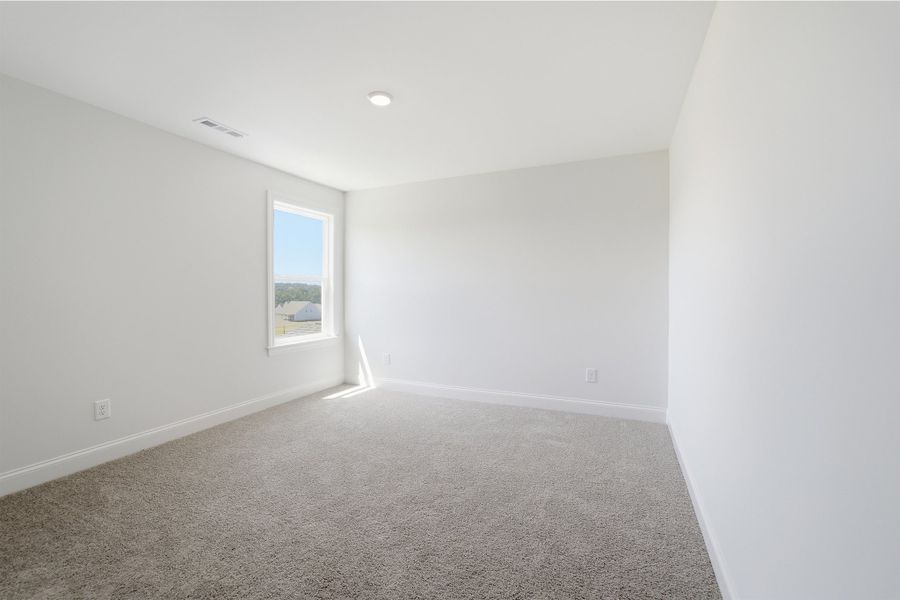 Spacious, unfurnished interior of a new home in Aden Woods, Fairview (Image 36).