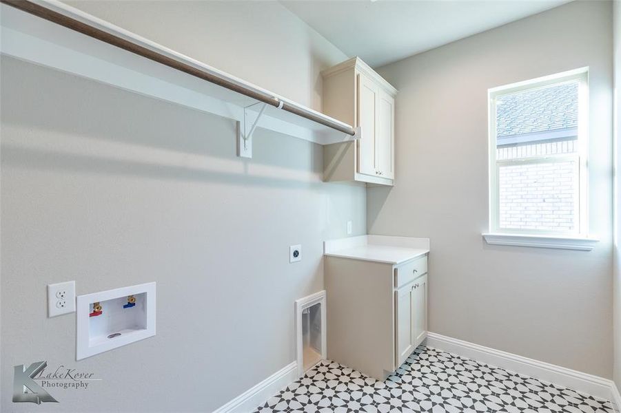 Furnished interior view inside a new home in , Abilene (Image 5).