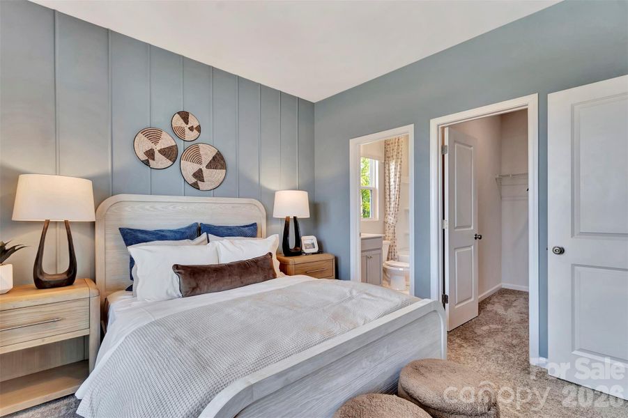 Main level guest suite