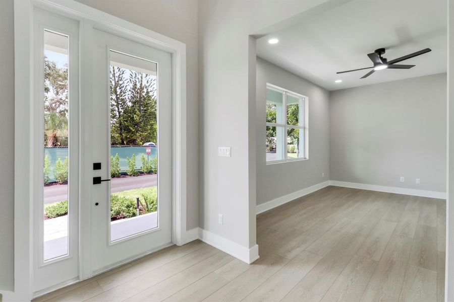 Spacious, unfurnished interior of a new home in , Jensen Beach (Image 21).