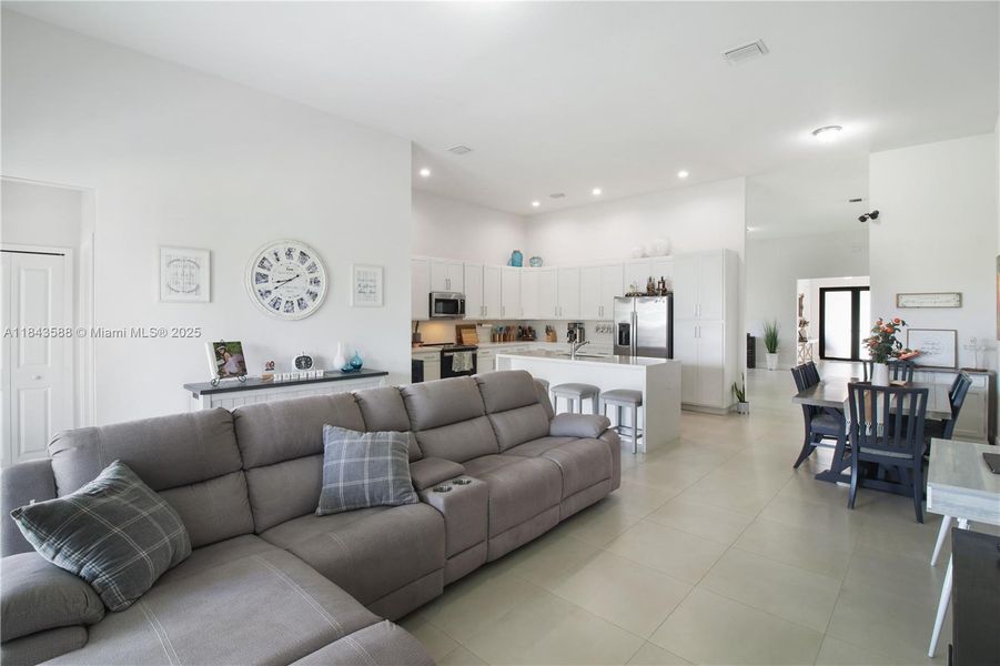 Furnished interior view inside a new home in , Homestead (Image 17).