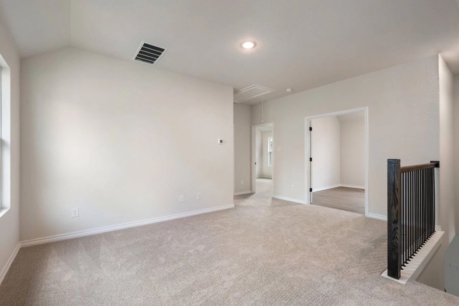 Spacious, unfurnished interior of a new home in Lariat, Liberty Hill (Image 21).
