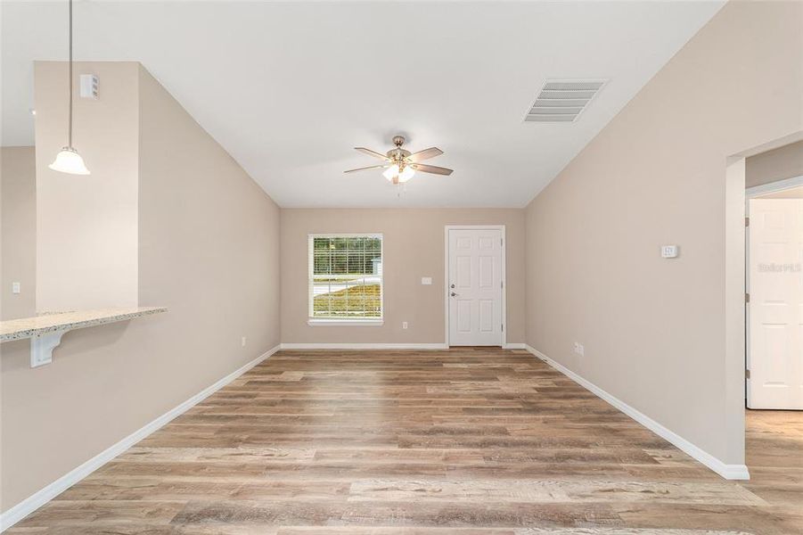 Spacious, unfurnished interior of a new home in , Ocala (Image 25).
