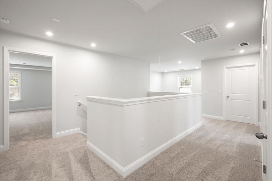 Spacious, unfurnished interior of a new home in Waterways, Richmond Hill (Image 43).