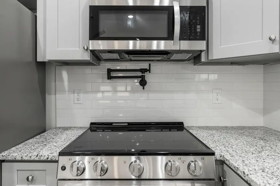 Furnished interior view inside a new home in Lake Conroe Village, Montgomery (Image 7). Furnished interior view inside a new home in Lake Conroe Village, Montgomery (Image 7).