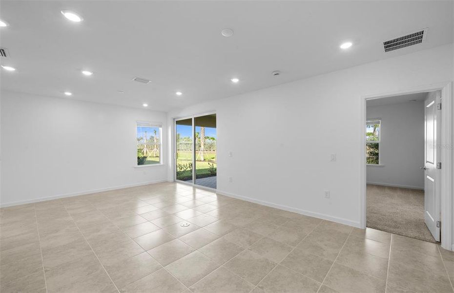 Spacious, unfurnished interior of a new home in Reagan Landing, Bradenton (Image 17). Spacious, unfurnished interior of a new home in Reagan Landing, Bradenton (Image 17).