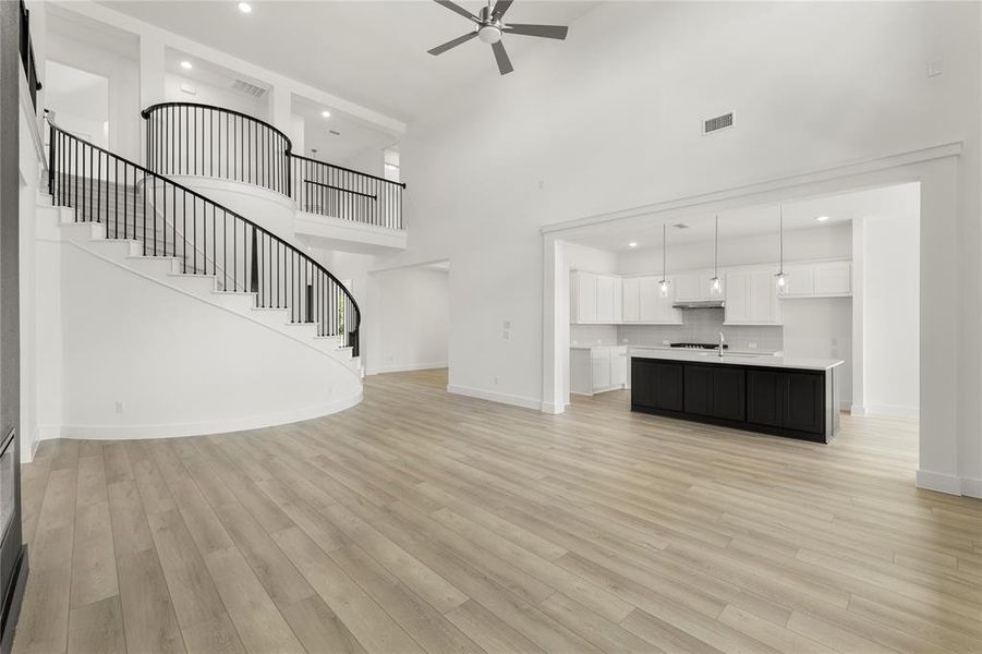 14. 15012 Barcas - Family (2)